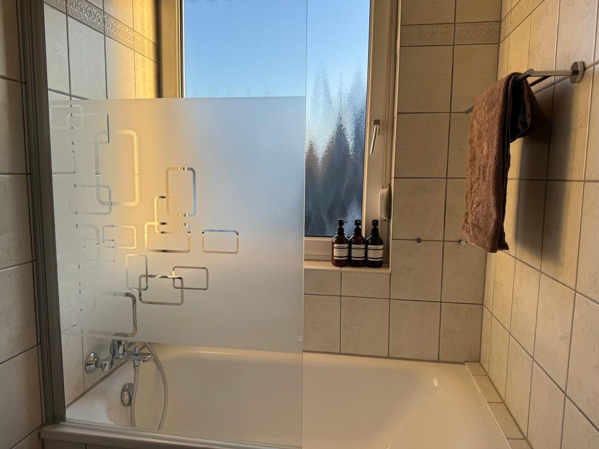 Ruhrpott Residenz - 3 Zimmer Suite - 70Qm Mit Balkon Oberhausen  Eksteriør billede